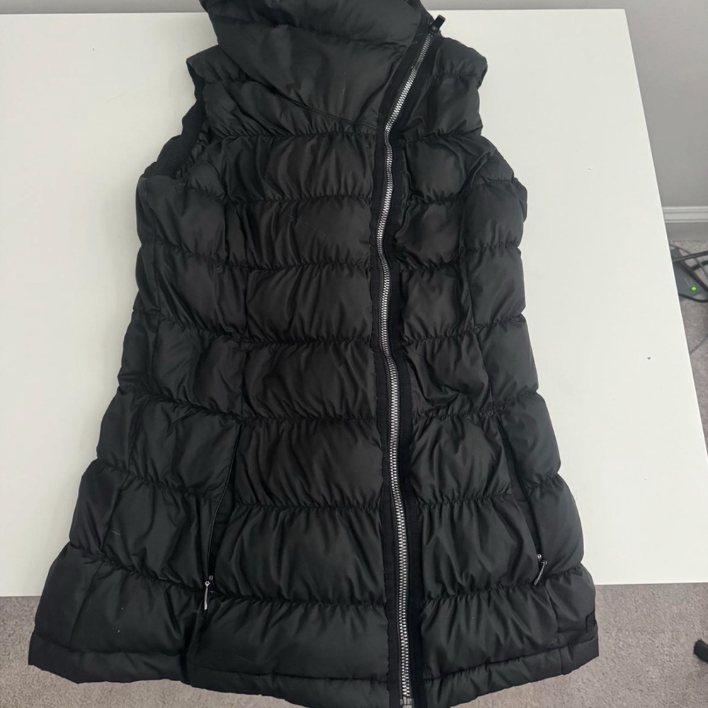 Athleta Black Puffer Vest XS Asymmetrical Zipper